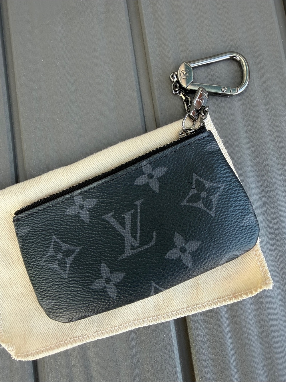 Louis Vuitton Eclipse Reverse Key Pouch with Silver Chain Clip - Picture 3 of 12